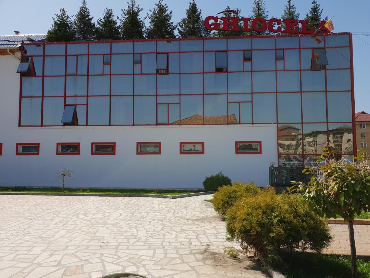Pensiunea Ghiocela Motru Exterior photo